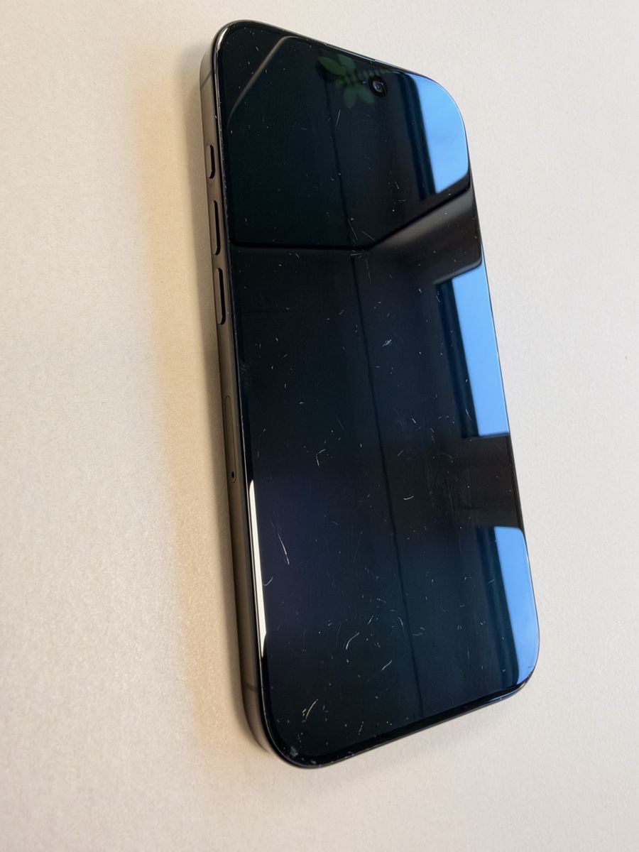 Apple Telefoni cellulari / Smartphones: Apple iPhone 16 pro 256 gb schwarz  – Usato da Oberwil b. Zug venduto da maxcherry 5
