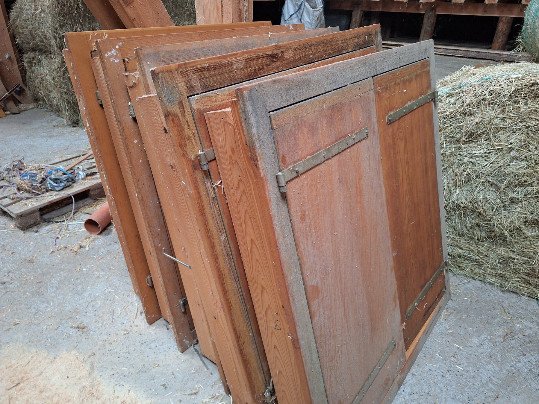 Fensterläden: Holz Rahmen mit Fensterläden – Gebraucht aus Eptingen von Bobbl1 5