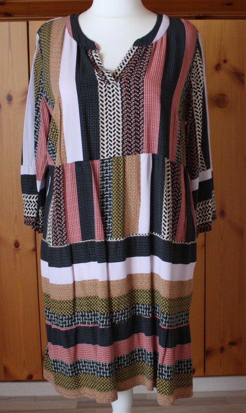 Kleider: Kleid Langarm bunt Gr. XL – Gebraucht aus Flüelen von Diversicum-Curvy
