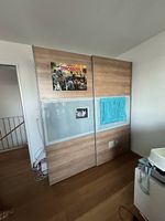 Schrank mit Schwebetüren