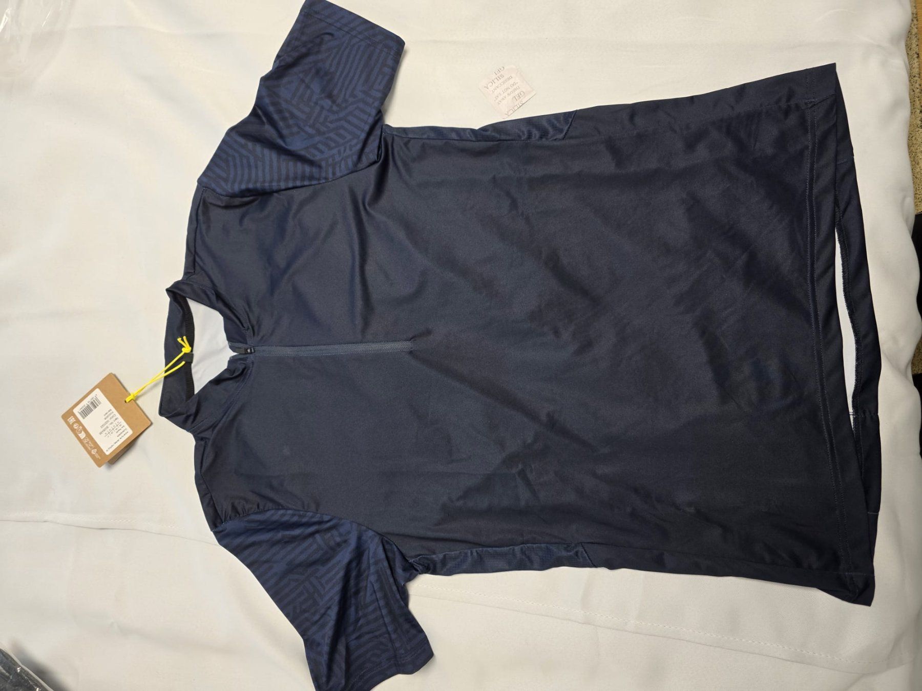 Maillots de corps & Pantalons: Adventure Jersey Halfzip Herren Gr. M – Neuf avec emballage d'origine à Rheinfelden par mar_fjh6