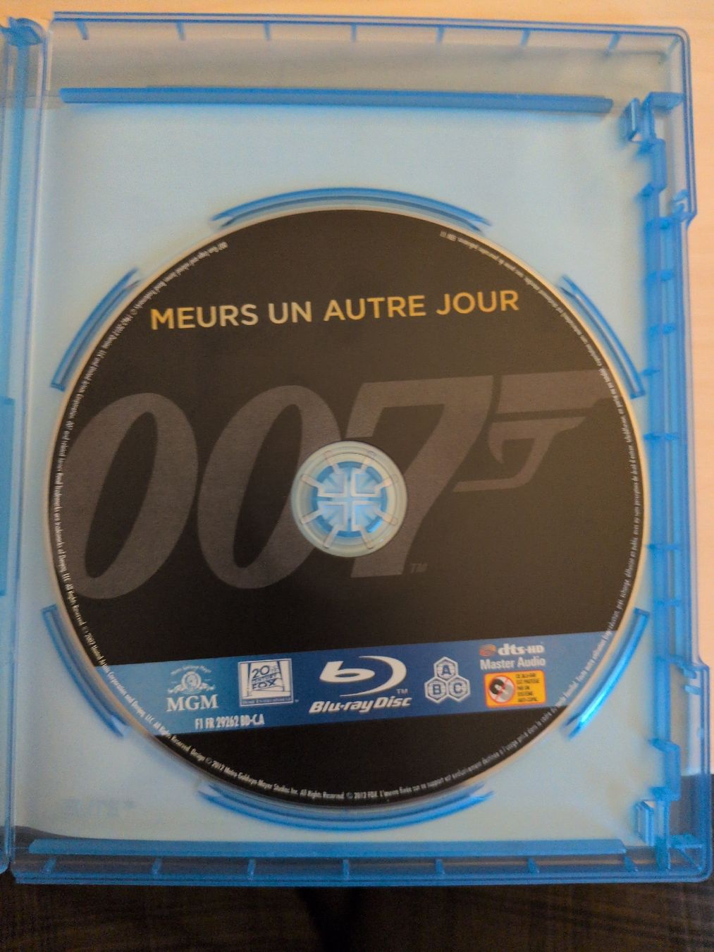 Tutti i DVDs: Blu-ray 007: Meurs un autre jour – Nuovo (secondo la descrizione) da Gland venduto da Kyostal 2