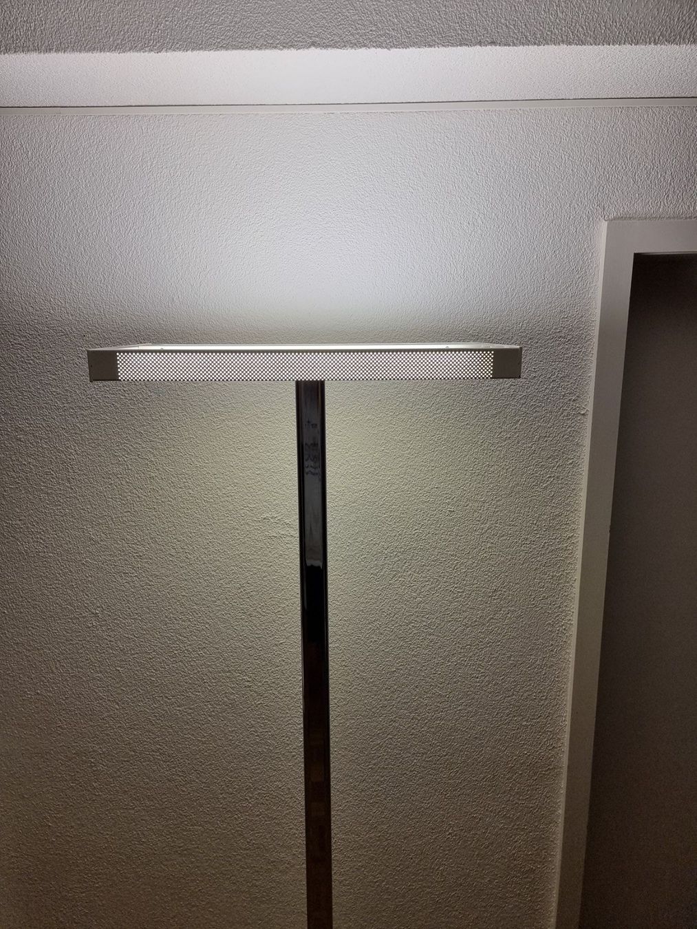 Lampes: Stehleuchte mit sensor 1stk – D'occasion à Zürich par Troval84 2