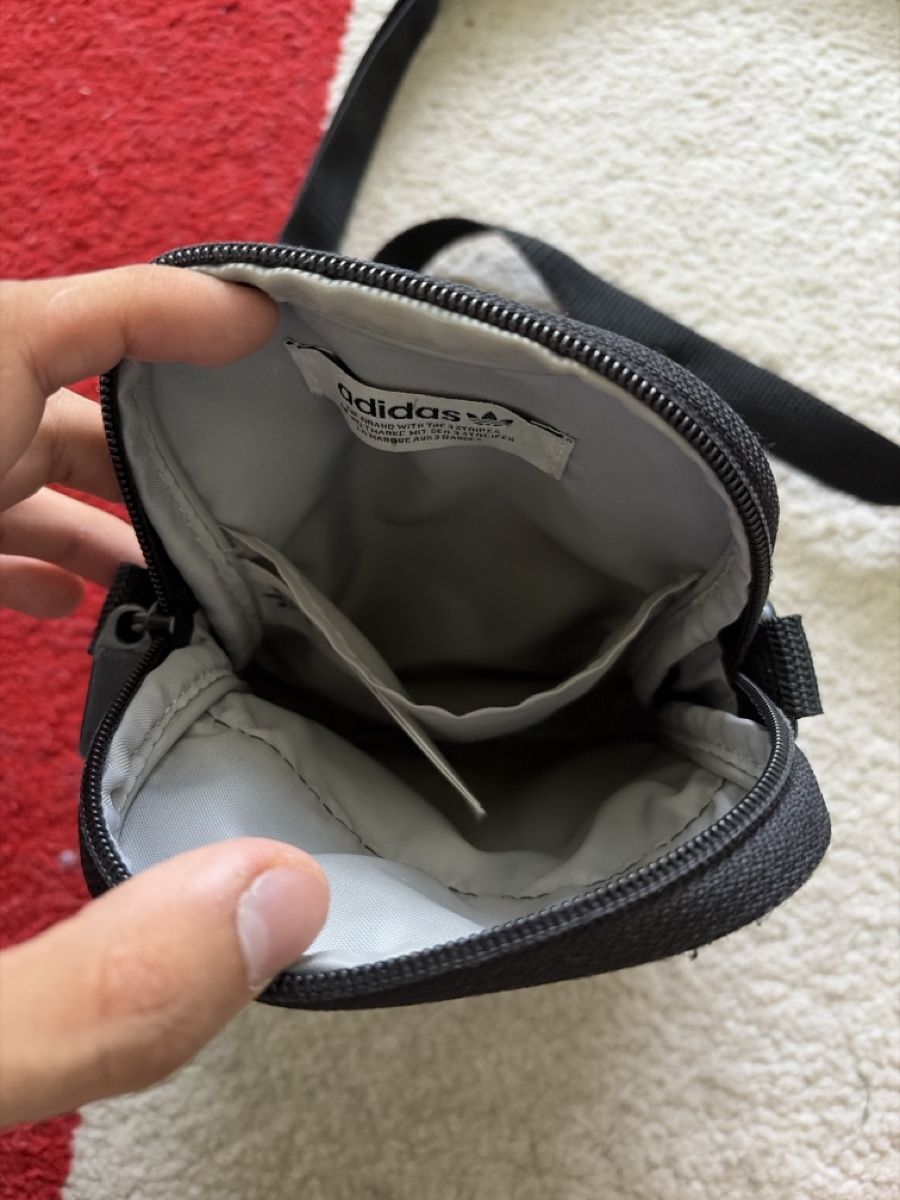 Adidas Sacs: Adidas Umhängetasche – D'occasion à Ittigen par tij_dvs7 1