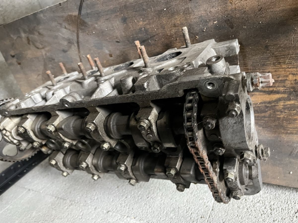 Volkswagen Tutti pezzi di ricambio auto: Zylinderkopf VW Golf Scirocco 16V – Usato da Lupfig venduto da ale_x9d8 1
