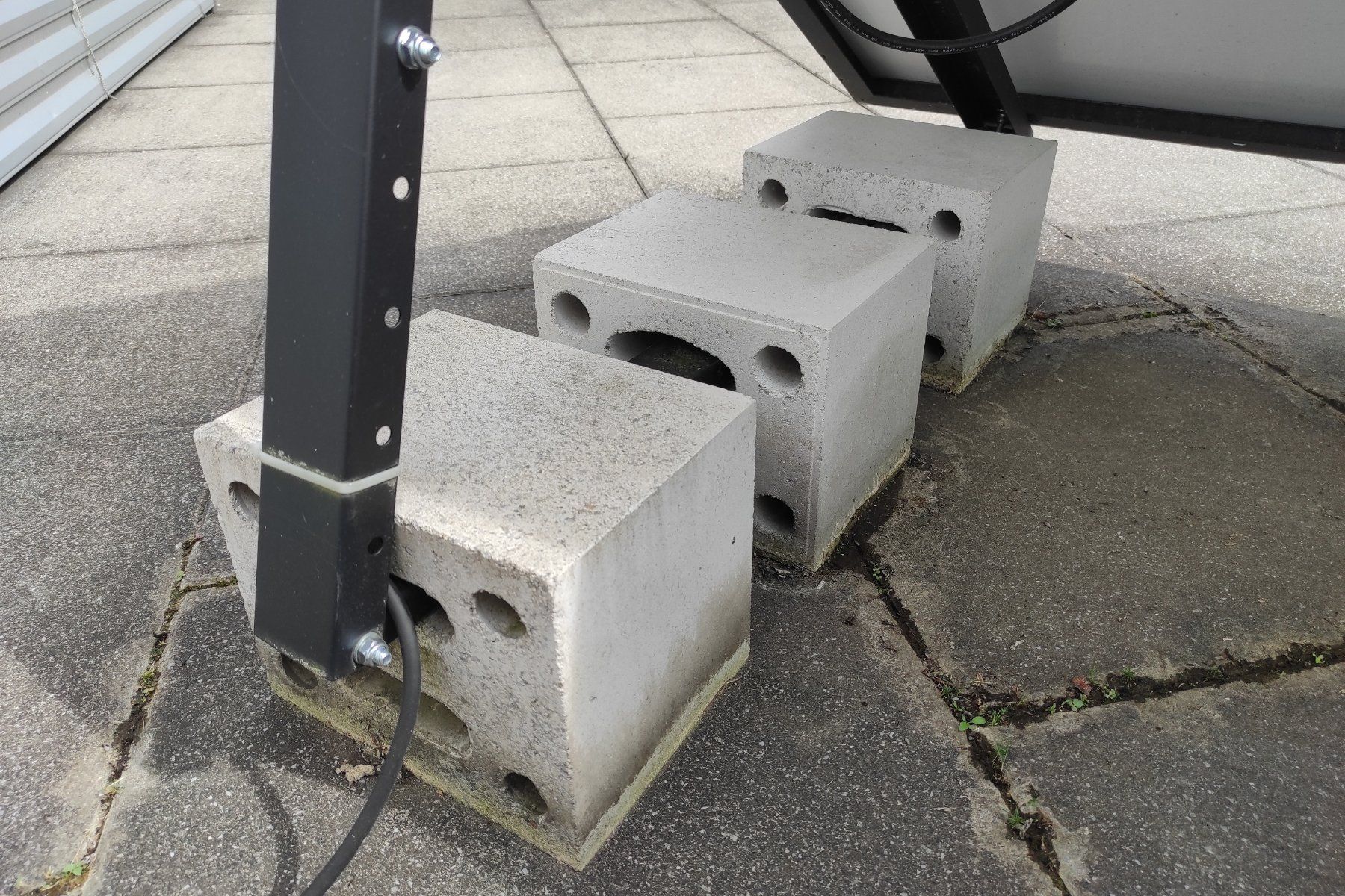Solargeräte und Solarprodukte: Balkonkraftwerk/Mini-PV-Anlage 360 Wp – Gebraucht aus Niederurnen von Simarik 4