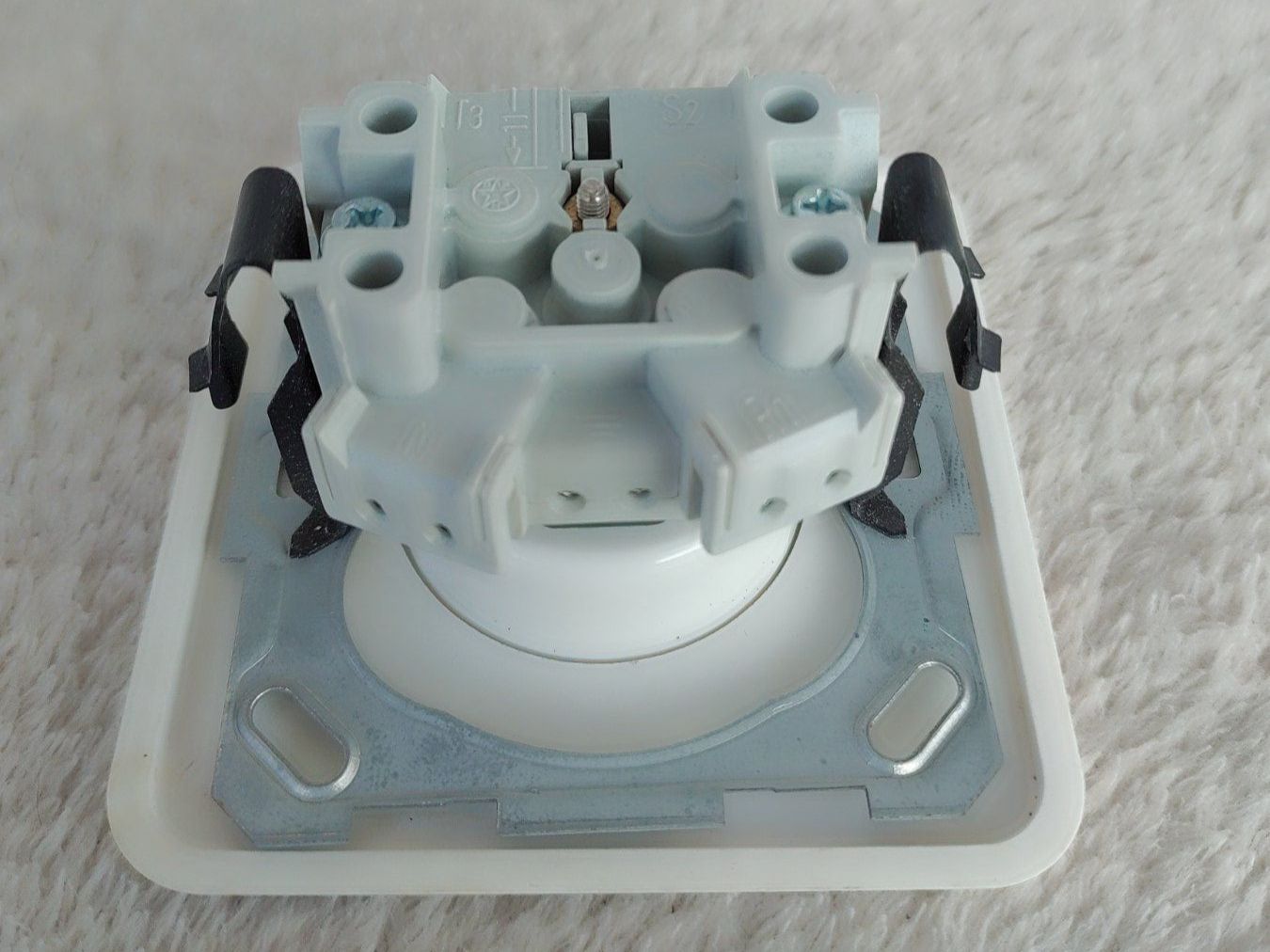Feller Spine: Steckdose Typ 15 Feller Standard UP – Nuovo (secondo la descrizione) da Strengelbach venduto da Phorensic_30 5