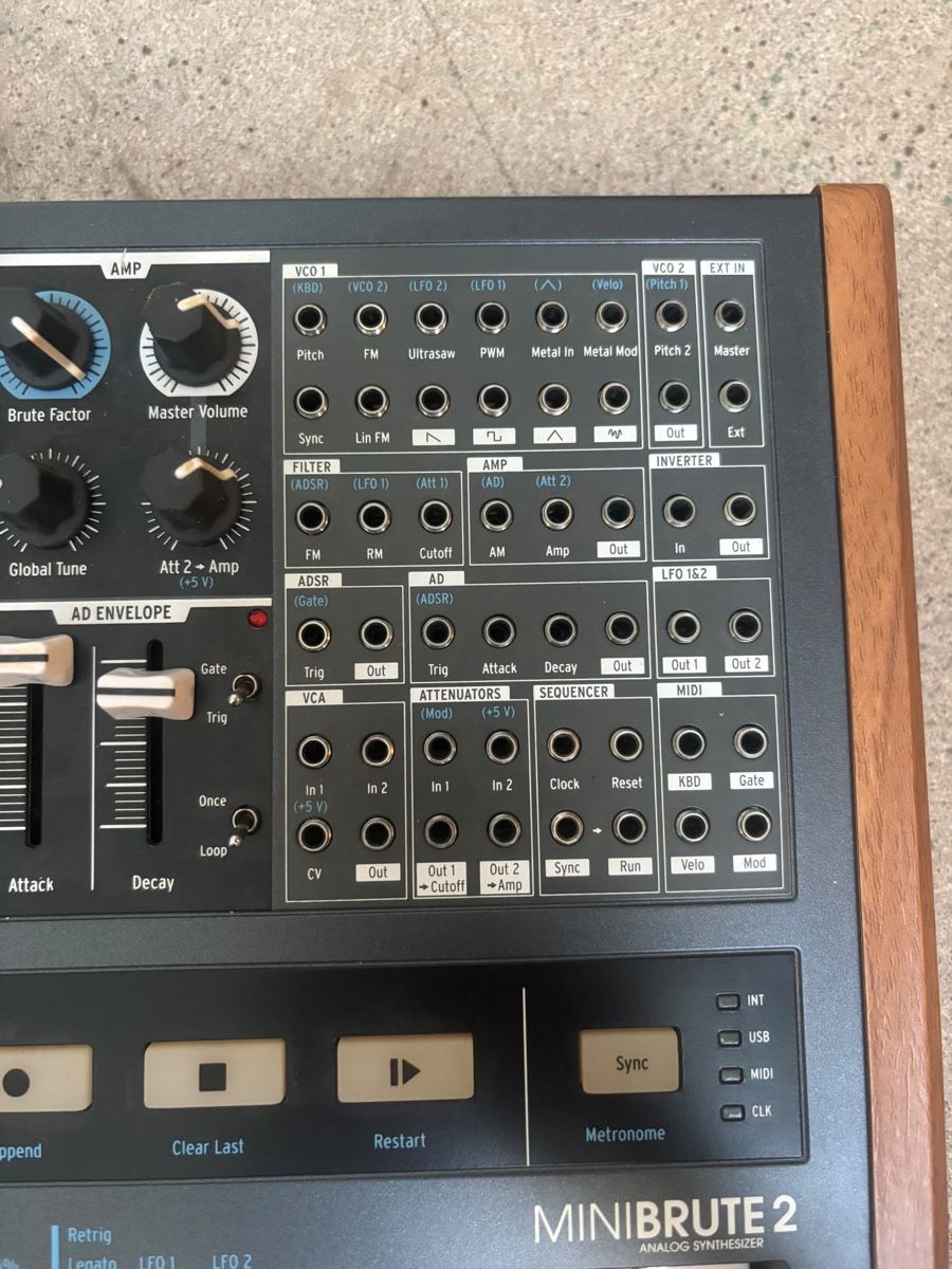 Arturia Musikinstrumente: Arthuria minibrut 2   – Gebraucht aus Carouge GE von charmettes 2