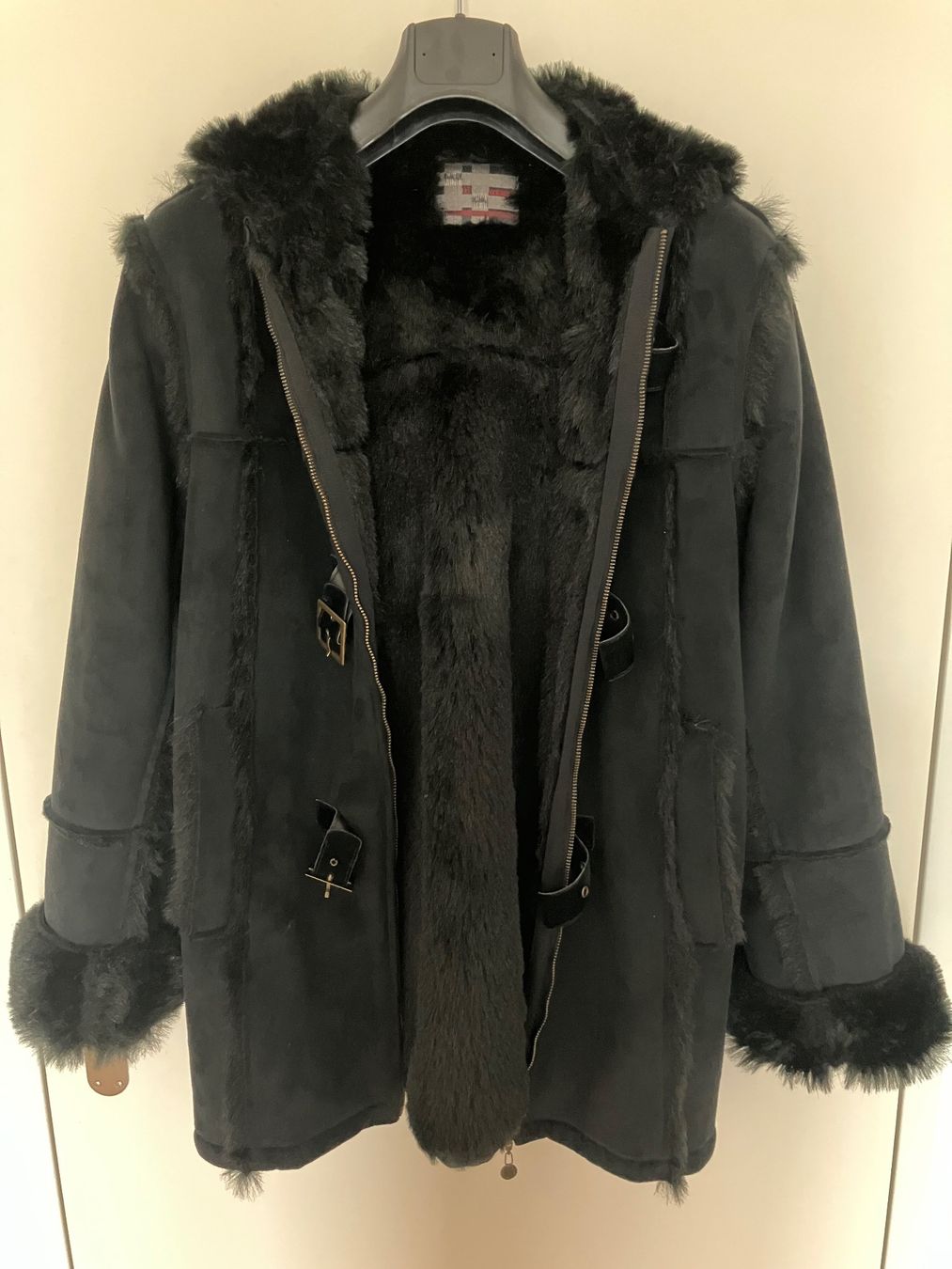 Versace Cappotti: Versace Mantel Grösse 170 – Usato da Zürich venduto da Kue_Zuerich