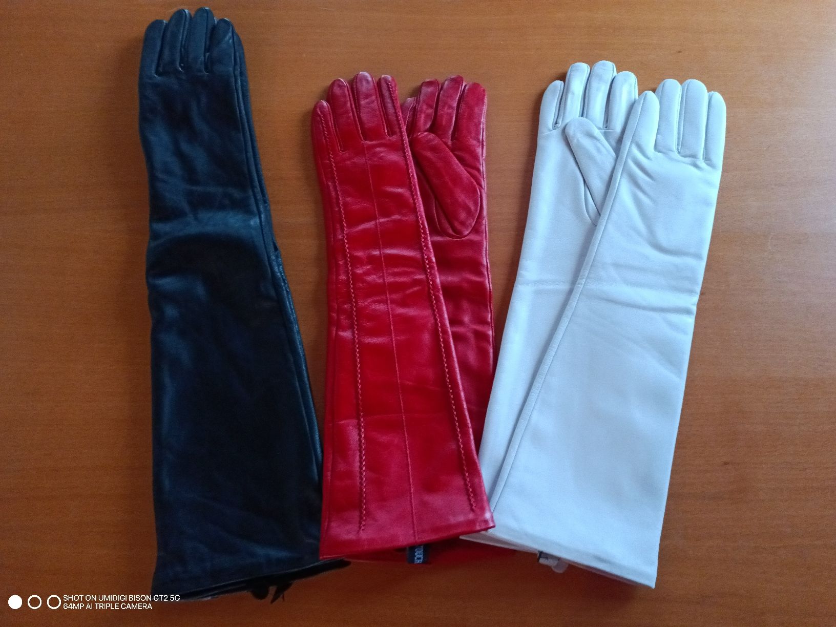 Guanti & manicotti: Lederhandschuhe,Oberarmlang, Opera,neu schwarz gr 91/2 – Nuovo (secondo la descrizione) da bischofszell venduto da Powergirl6