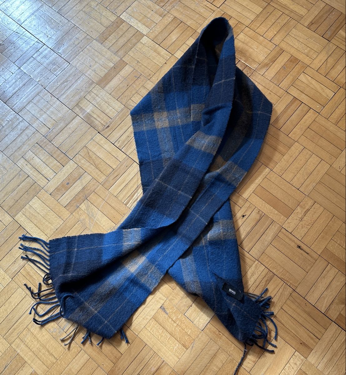 Hugo Boss Foulard & Sciarpe: Hugo Boss Schal – Usato da Zürich venduto da Paleardi 1