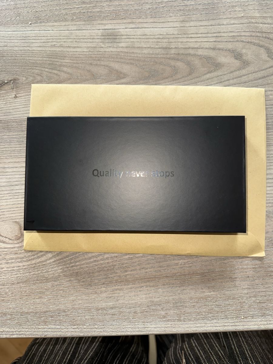 Apple Cover & Protezioni schermo: Iphone 16 Pro Alcantara Hülle – Nuovo e nell'imballaggio originale da Langnau i. E. venduto da gal_bx2v 2