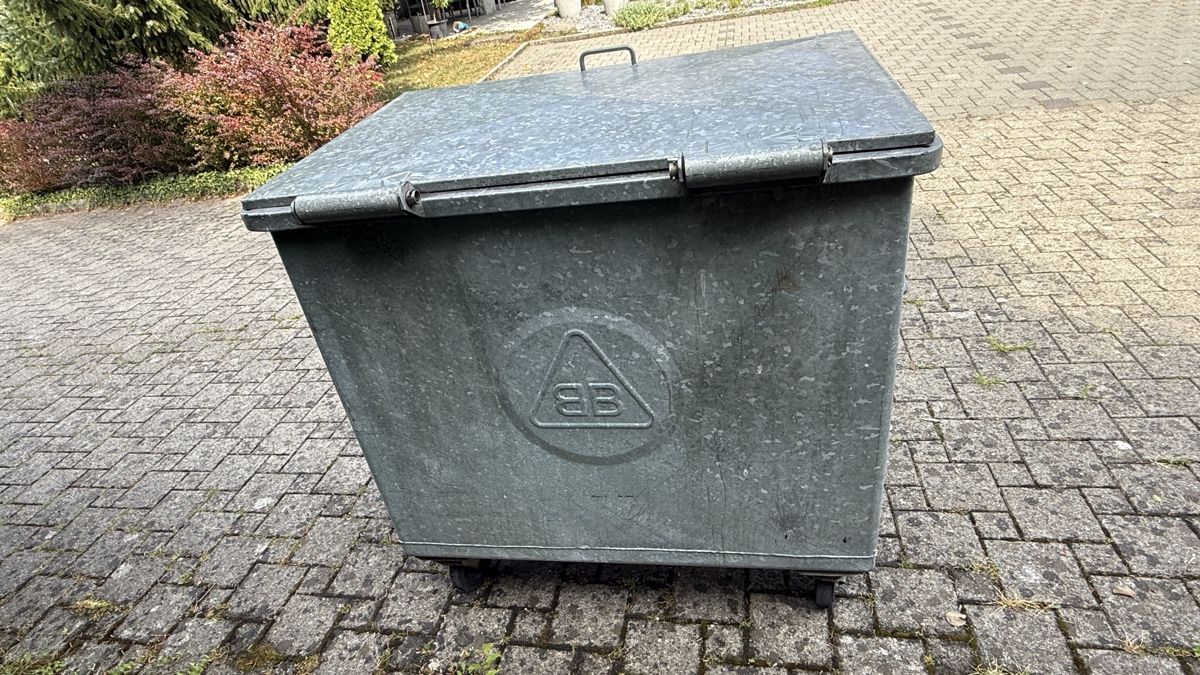 Autres articles bureau & commerces: Abfallcontainer guter Zustand – D'occasion à Russikon par Sygy79 5