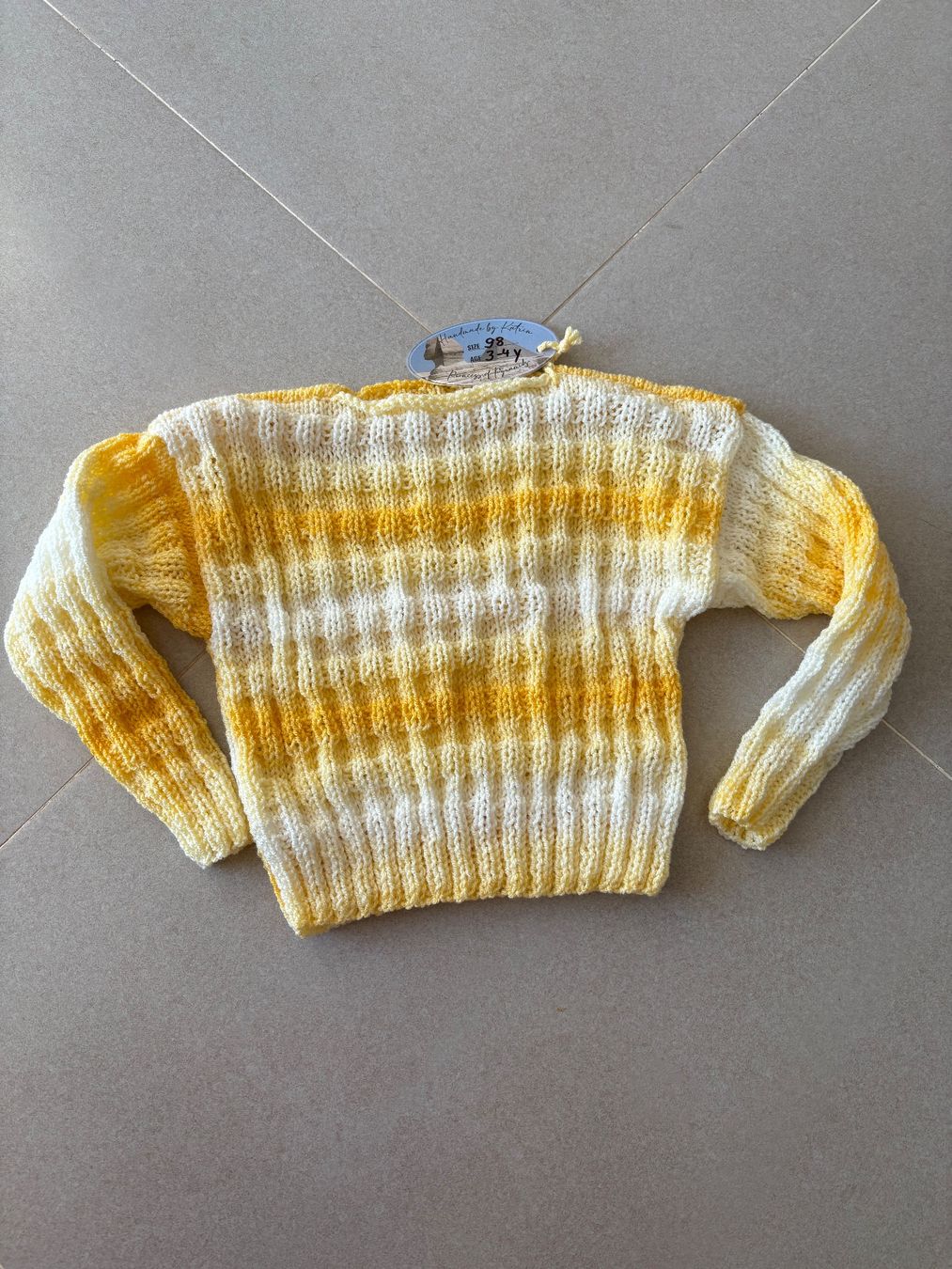 Pullover & Sweatshirts: Kinder Pullover gestreift Grösse 98 Handarbeit gelb – Neu und originalverpackt aus Basel von Tierschutz-Flohmi