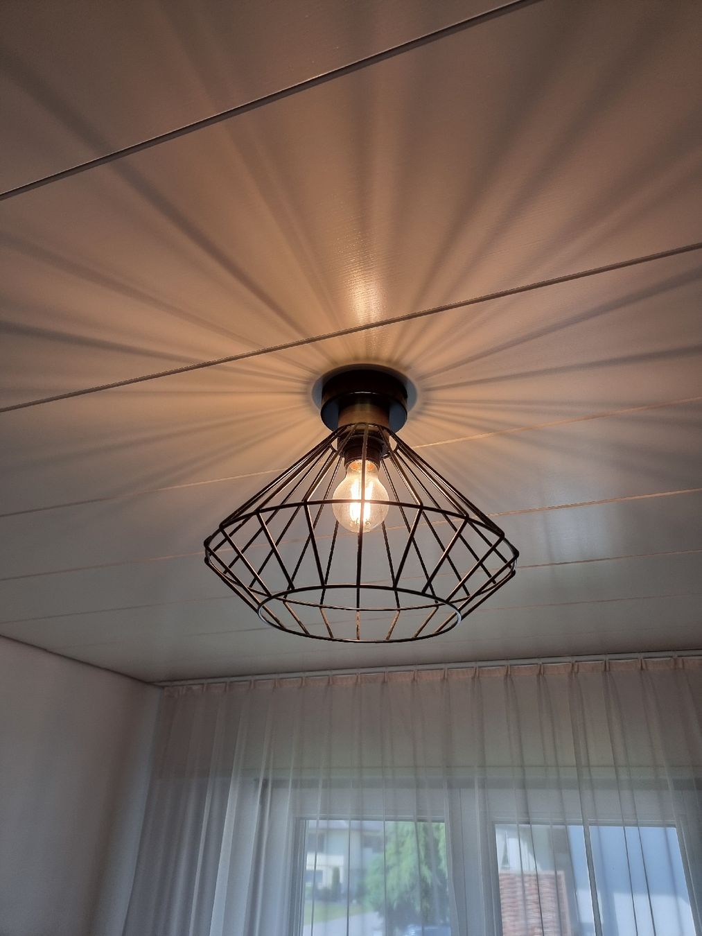 Kronleuchter & Deckenlampen: Deckenlampe Drahtkorb Schwarz Metall Holz – Neu (gemäss Beschreibung) aus Balzers von Homeandgarden