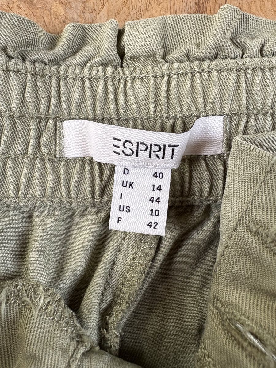 Esprit Pantaloni: Esprit leichte Sommerhose in Grösse 40  – Usato da Frauenfeld venduto da lin_77m9 4