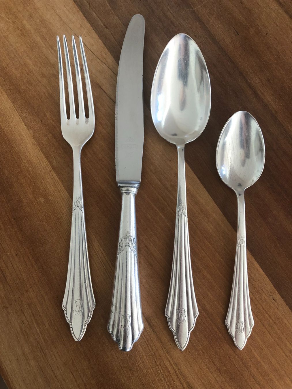 Couverts: Altes versilbertes Besteck-Set, 4-teilig – D'occasion à Samstagern par TAAF