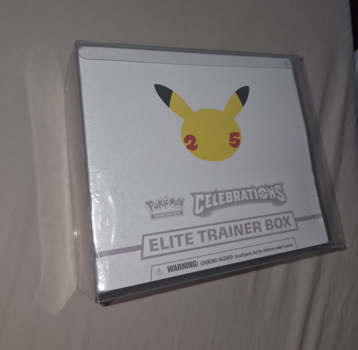 Pokémon Carte collezionabili: ETB 25 TH Celebration  – Nuovo e nell'imballaggio originale da Les Acacias venduto da S.Vieira 4