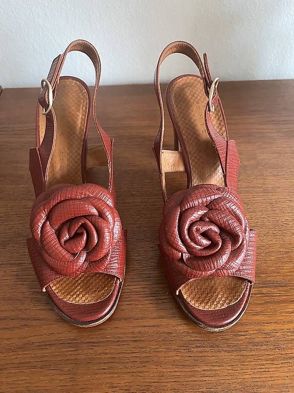 Scarpe da donna: Chie Mihara – Usato da Zürich venduto da Carlo05101971