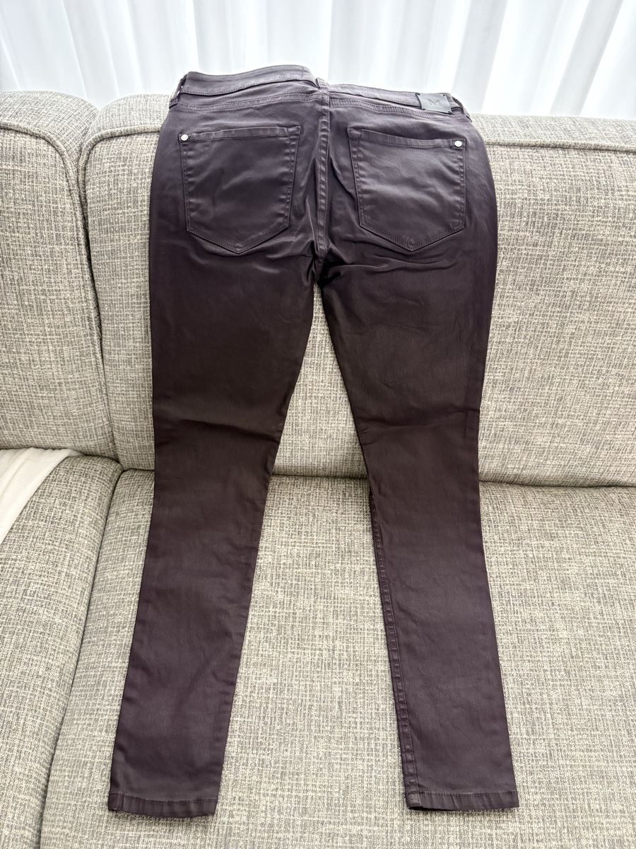 Mango Hosen: Mango Skinny Hose, Grösse 38, Lila – Gebraucht aus Münchenstein von Miresolese 1