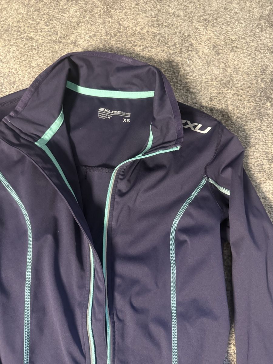 Giacche: 2XU Training Jacket XS - Great for autumn running! – Nuovo (secondo la descrizione) da Montreux venduto da jvo_vg8n 1