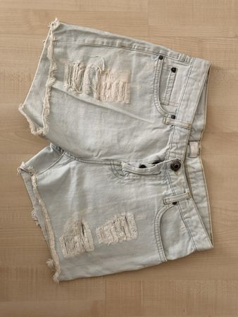 Hellblaue Heartless Jeans Jeansshorts