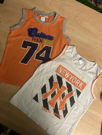 2 Sommer Toos  Gr. 128orange/weiss guter Zustand