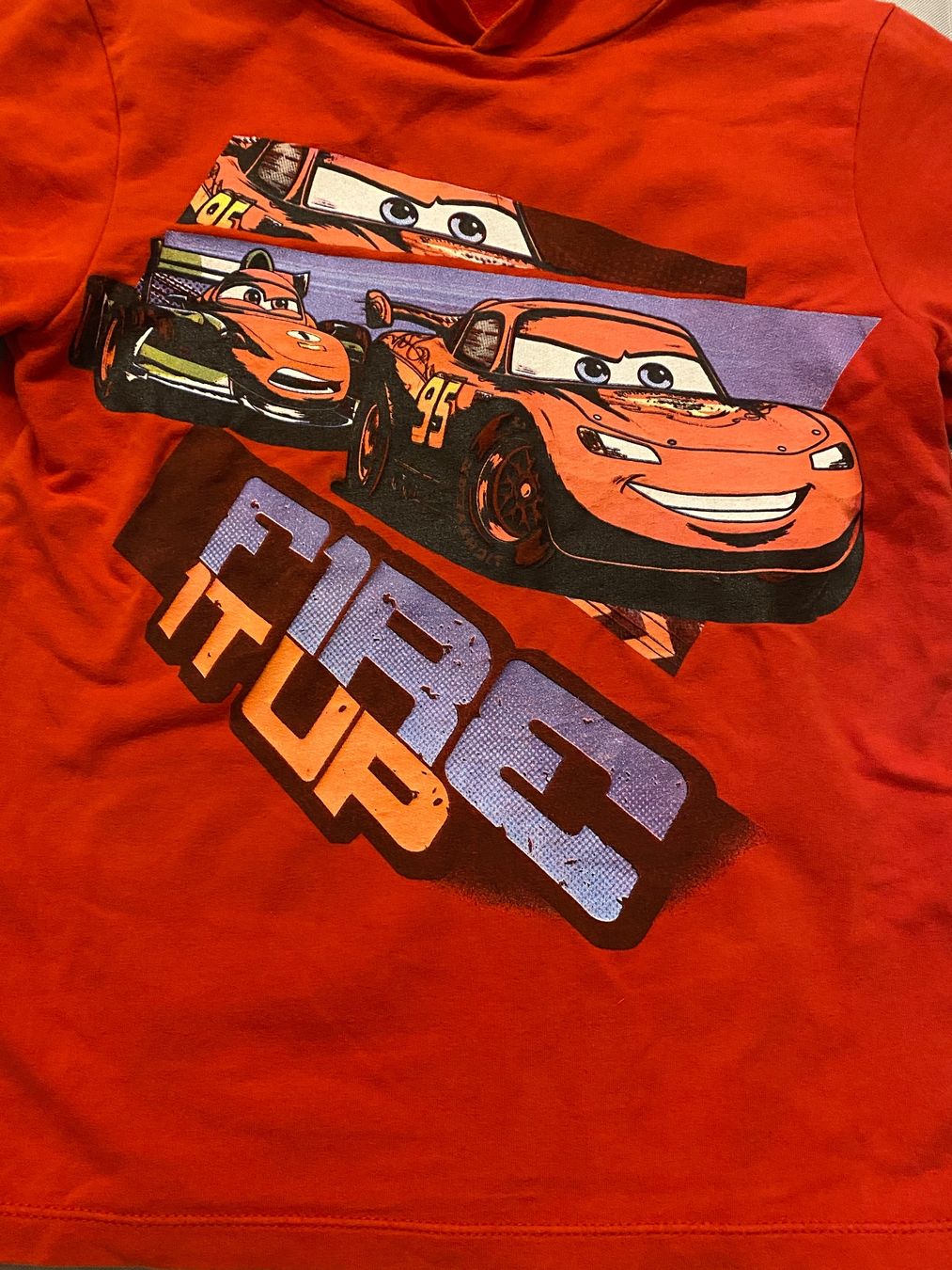 Maglioni & Felpe: Pullover Lightning McQueen Gr 128 Cars Kapuzenpullover – Usato da Basel venduto da him_5r5n 1