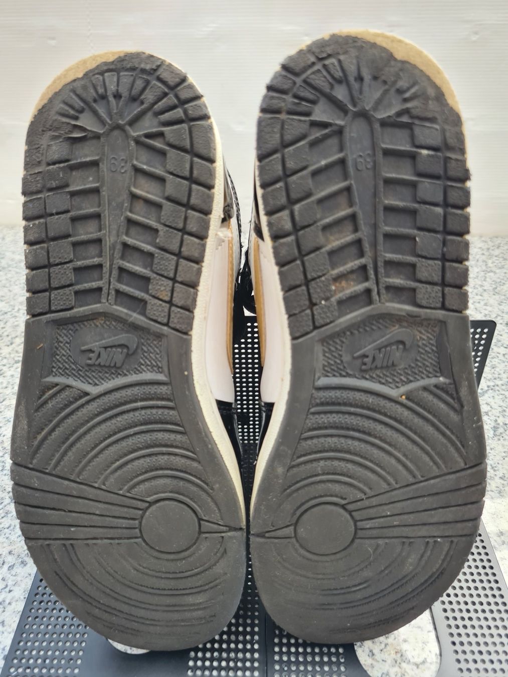 Nike Scarpe da donna: NIKE Shoe Schuhe EUR Gr. 39 – Usato da Münchenstein venduto da vitalfit 5