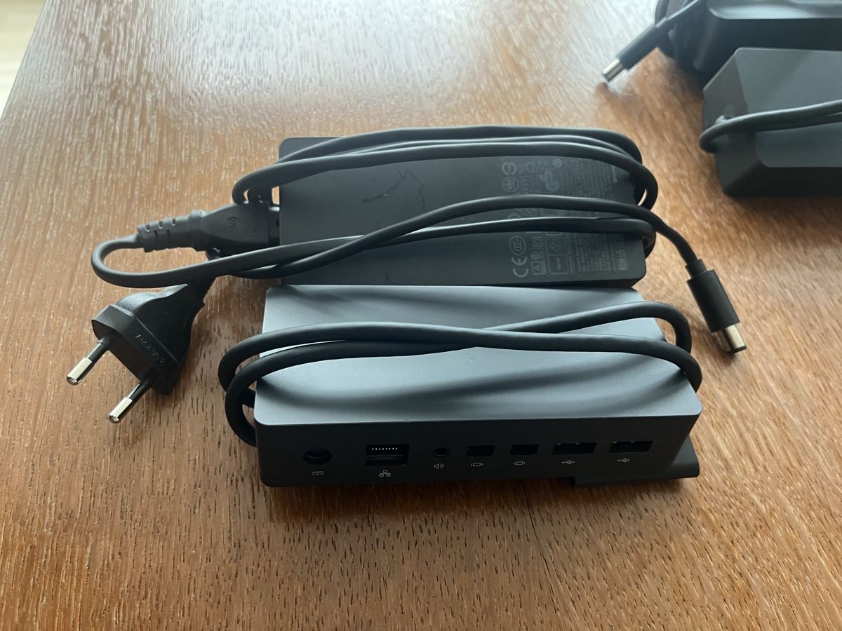 Microsoft Docking station: Microsoft Surface Dock inkl. Netzteil (3 Stk.) – Usato da Oberdorf SO venduto da Roman18986 2