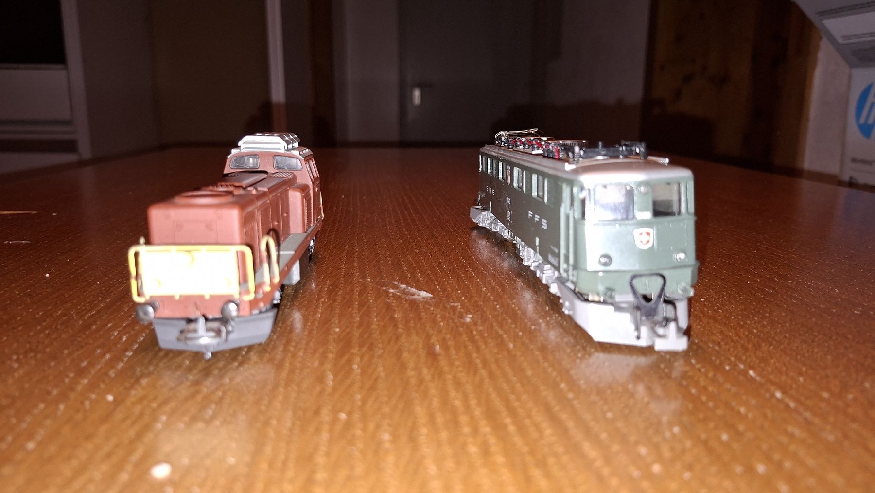 Lima Trains électriques: H0 DC Bm 4/4  läuft. SBB Ae 6/6 Defekt. – Défectueux à Pfäffikon ZH par gub_2j76 4