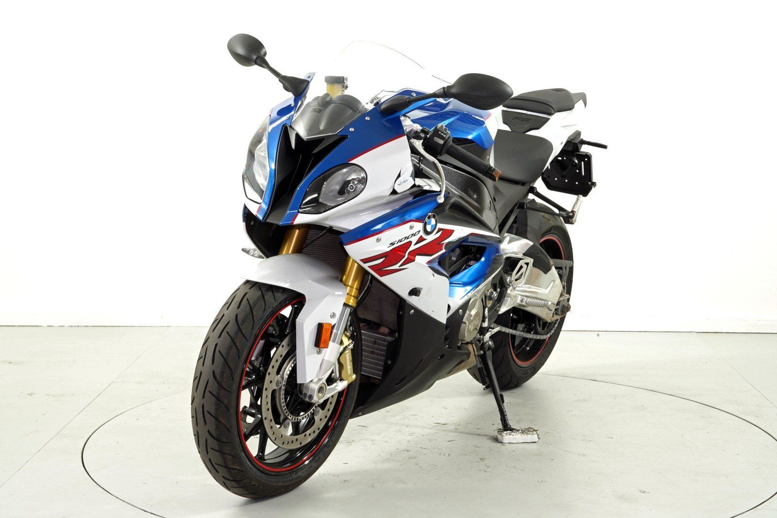 BMW Strasse: BMW S1000RR – Gebraucht aus Winterthur von MCW 3