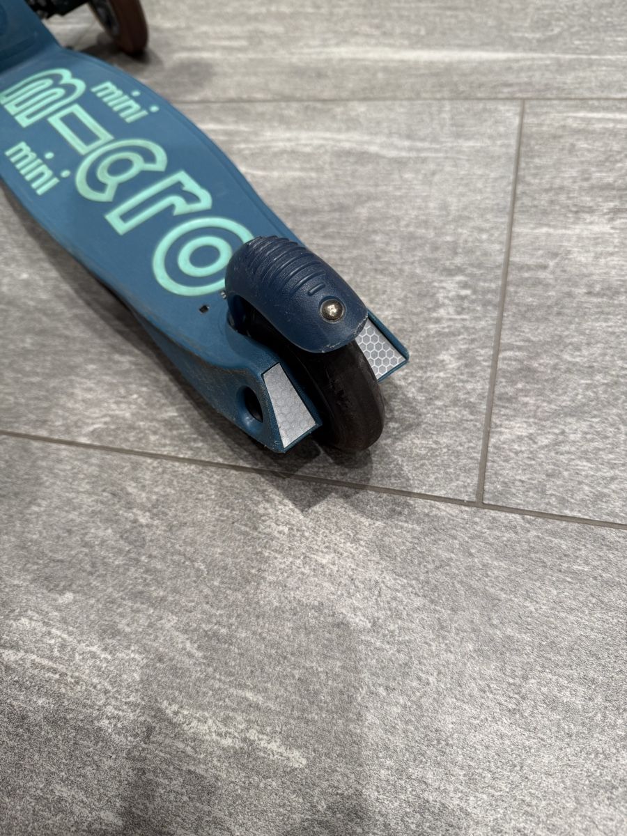 Micro Kickboard: Kinderroller Micro Mini blau gebrauchter Zustand – Usato da Hinwil venduto da severin1363 2