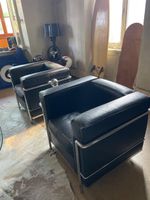 Paire de fauteuils  Le Corbusier LC2 authentiques – Cassina 