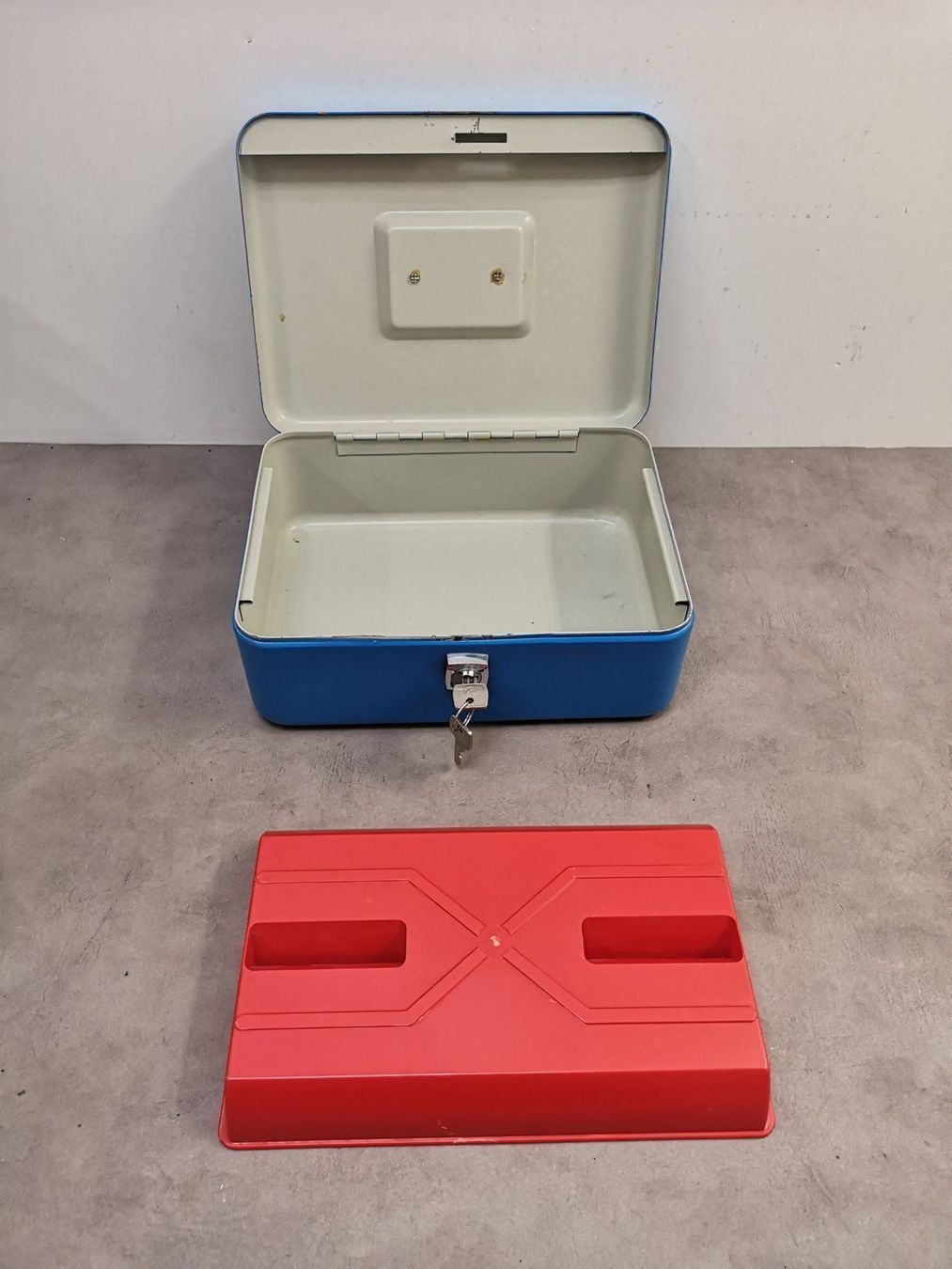 Registratore di cassa: Vintage Geldkassette blau 70er. – Usato da Nottwil venduto da Wondewa-Shop 4
