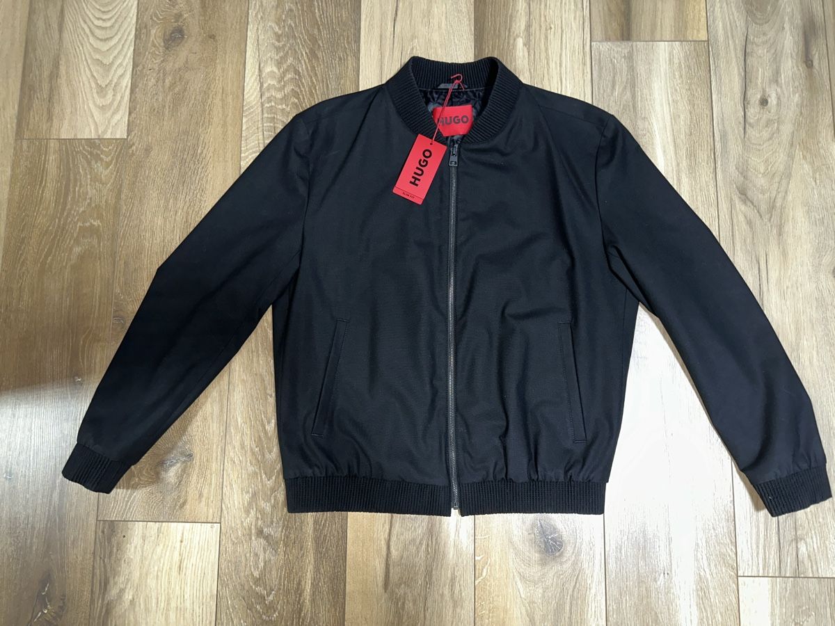 Hugo Boss Giacche: Schwarze Hugo Ukashi Bomberjacke – Nuovo e nell'imballaggio originale da Liebefeld venduto da tru_cj95