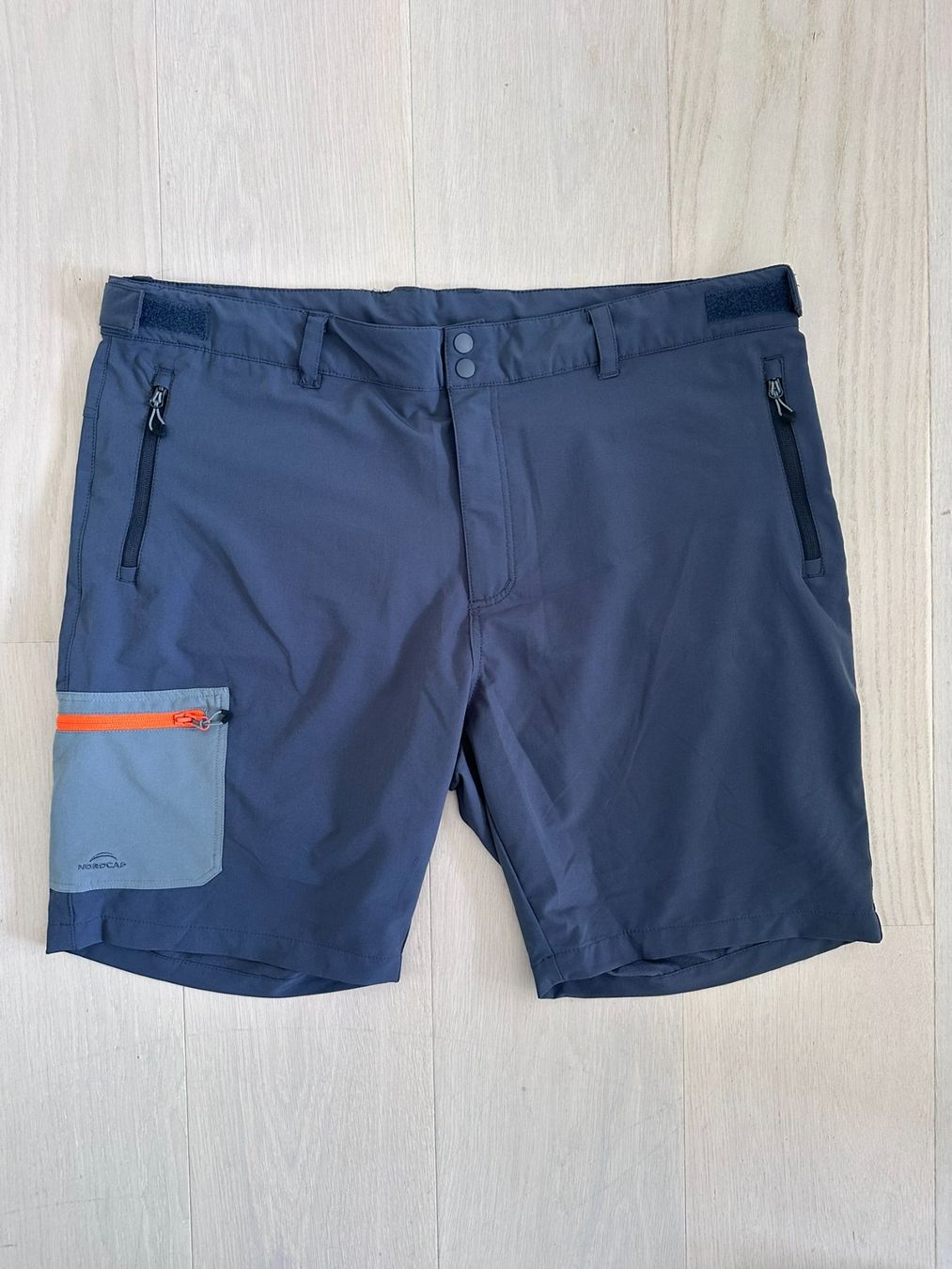 Pantaloni: Herrenshorts Gr. 60 – Usato da Balzers venduto da NinaSprenger