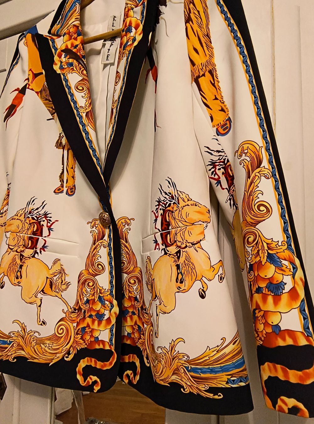Giacche: Damen Blazer Grösse S Barock Muster – Usato da Thalwil venduto da ralucoantza 1