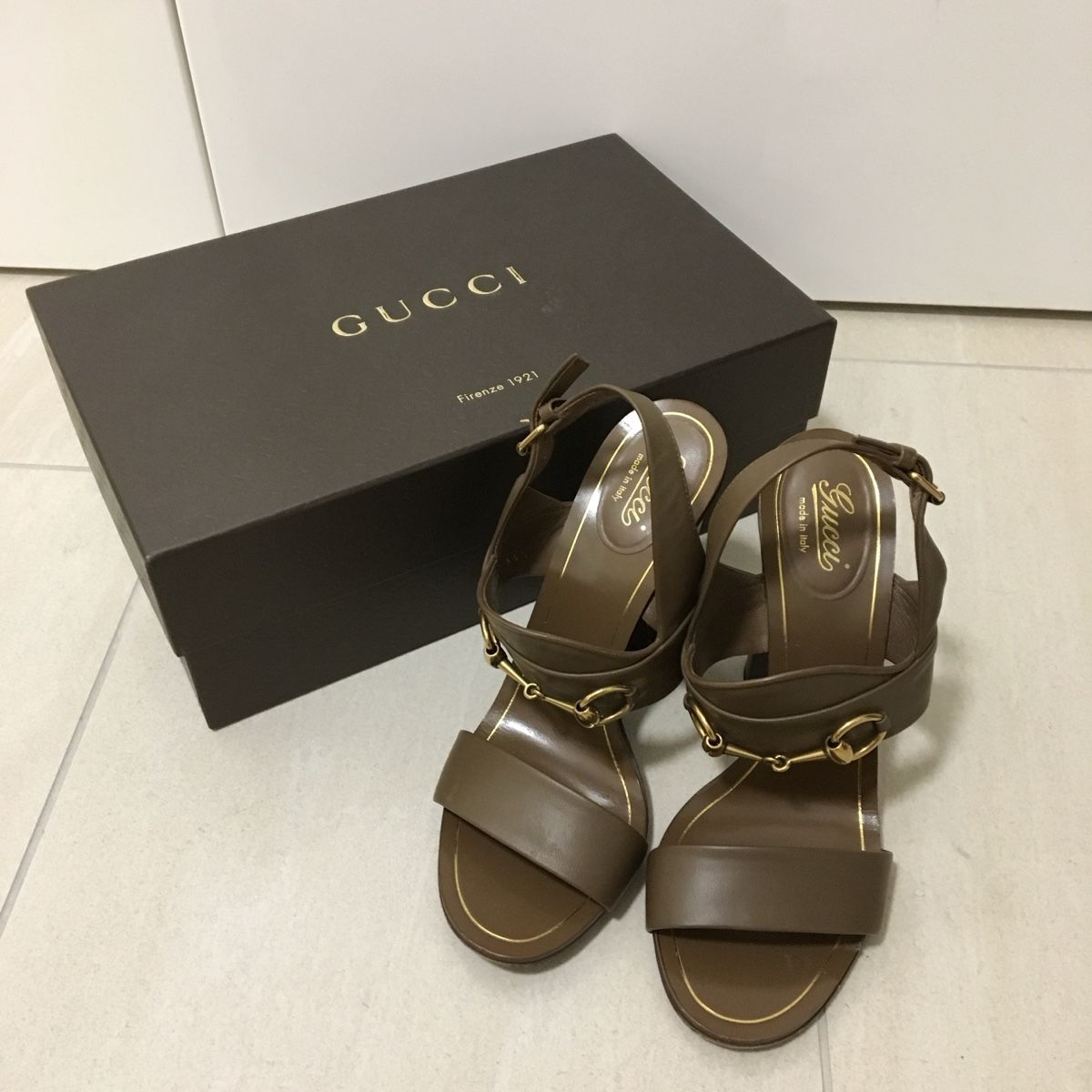 Gucci Scarpe da donna: Gucci Sandalen Braun Gr. 36,5 – Usato da Pfäffikon SZ venduto da Candy.Co.