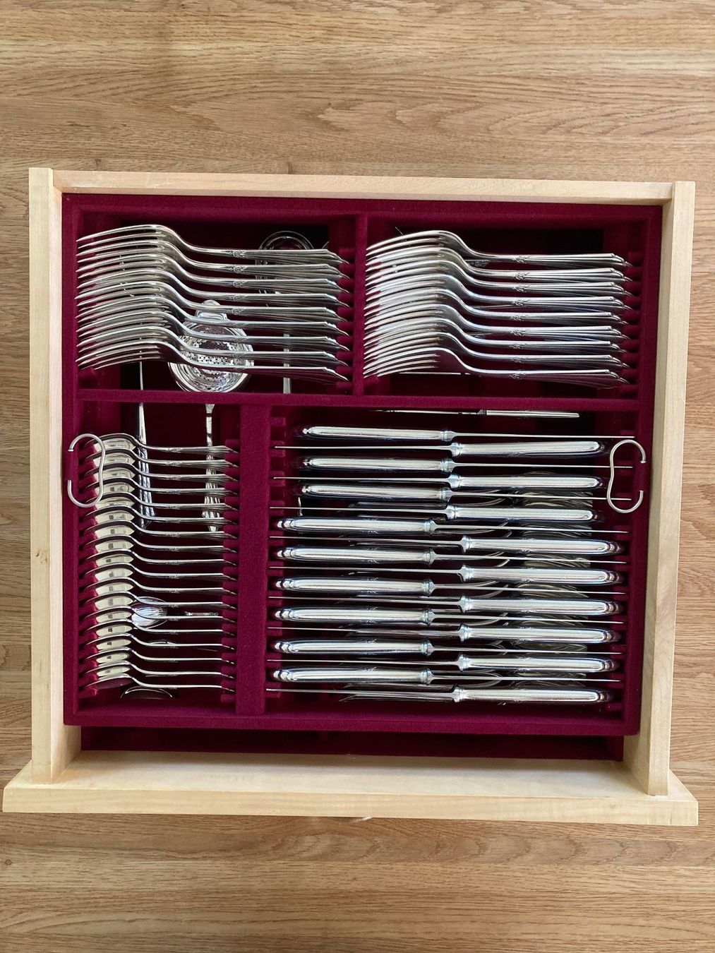 WMF Set di posate: WMF Fächer 90er Silberbesteck 216 Teile mit 2 Schubladen – Usato da Solothurn venduto da ehe_8spw 5