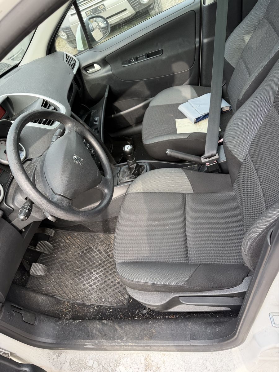 Peugeot Automobili: Peugeot 207SW 1.4Benzin 2011 B5a – Usato da Mollis venduto da BSL10 6