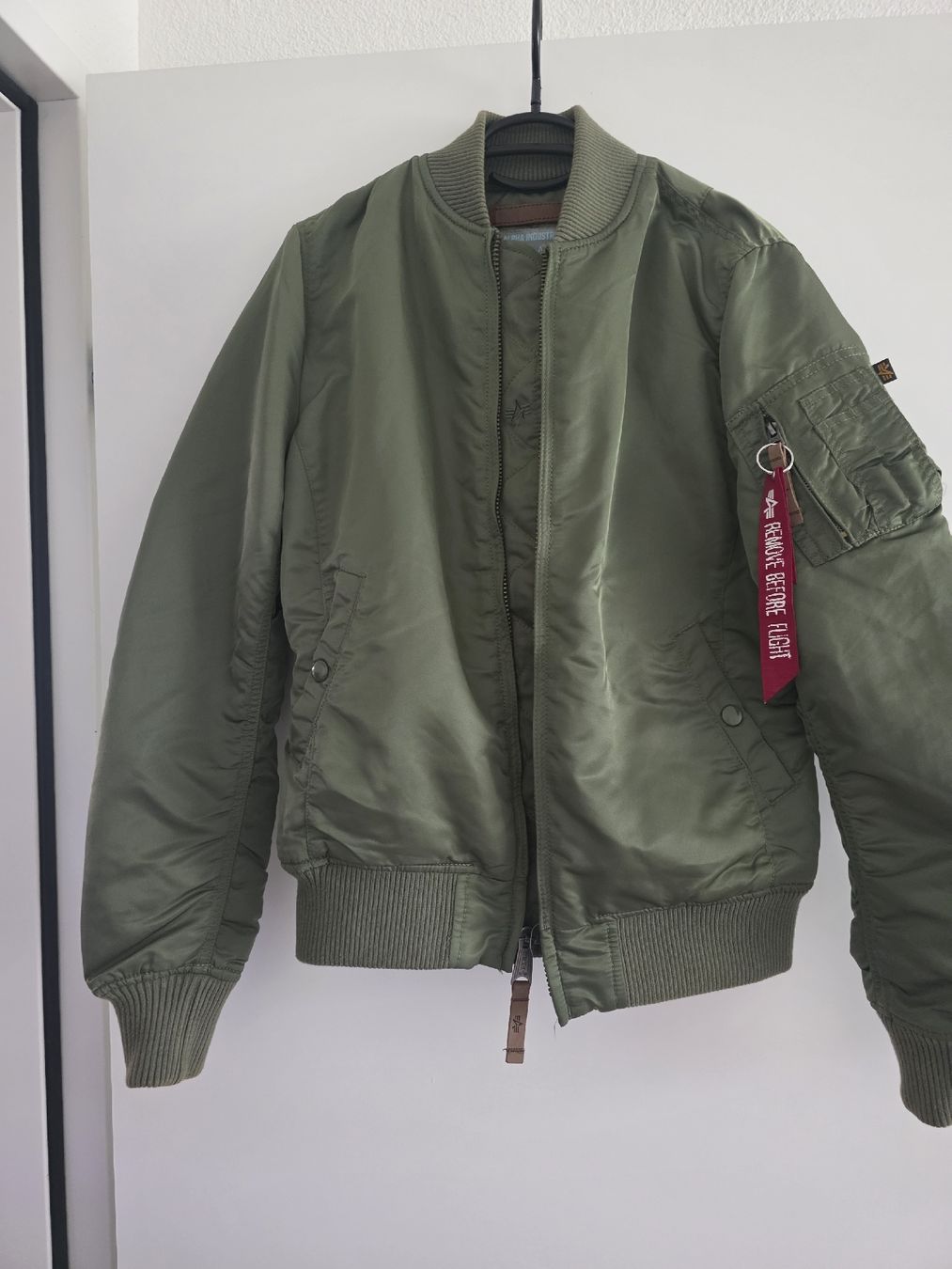 Alpha Industries Giacche: Jacke Alpha Industries – Usato da Kloten venduto da Marincee 1