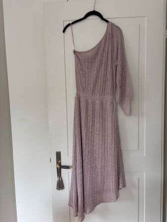 ZARA Schulterfreies Pailettenkleid