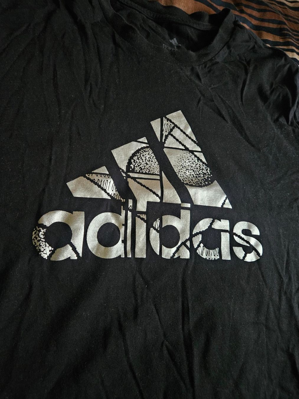 Adidas T-Shirts: ADIDAS T-Shirt und Hose – Neu (gemäss Beschreibung) aus Gommiswald von Bullhead 1