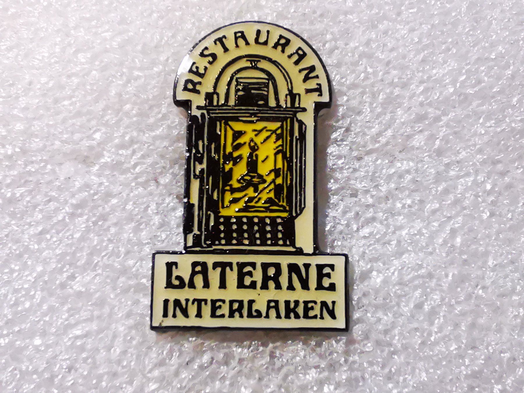 Placchette & Badge: Ansteckpin 82: Restaurant Laterne Interlaken – Usato da Oppligen venduto da Pin-Fall-Shop