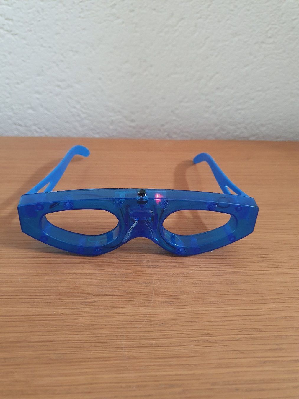 Brillen & Gläser: Partybrille blinkend blau ohne Glas – Neu und originalverpackt aus Würenlos von Oergeli1 3