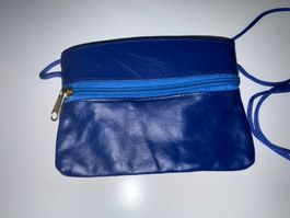 Kleine blaue Tasche