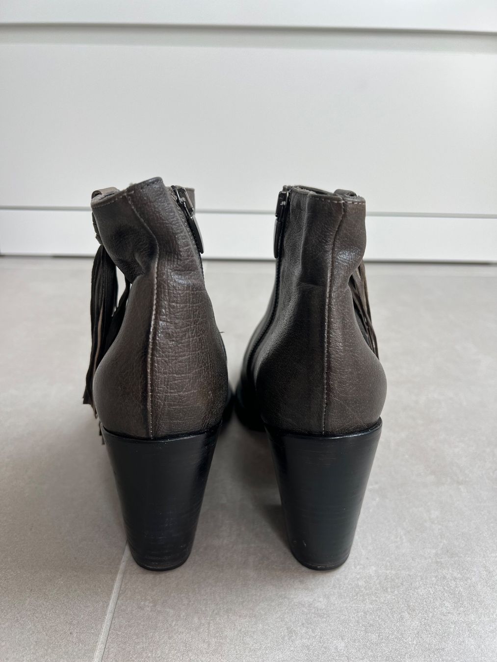 Damenschuhe: Hochwertige Stiefeletten Echtleder Gr. 39 – Gebraucht aus Zürich von nat_5h5q 1