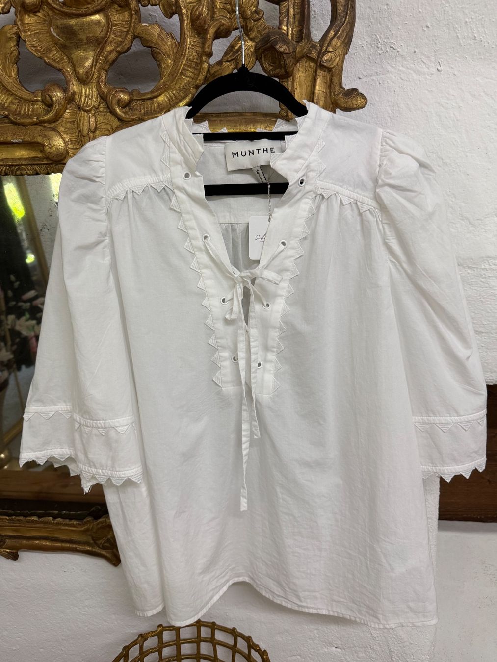 Chemisiers: MUNTHE Bluse Weiss – D'occasion à Lutzenberg par Schatzkiste88