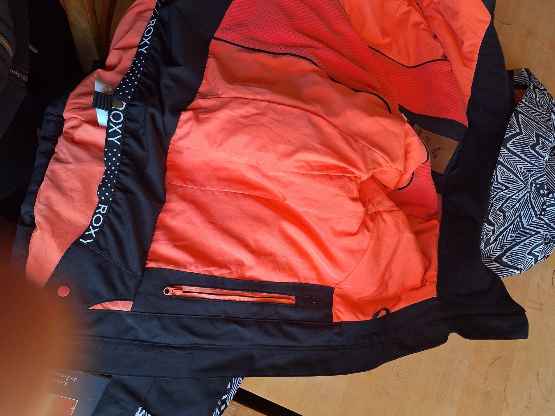 Roxy Giacche: Winterjacke Roxy Super Zustand Grösse L – Usato da Gais venduto da til_7qpv 2